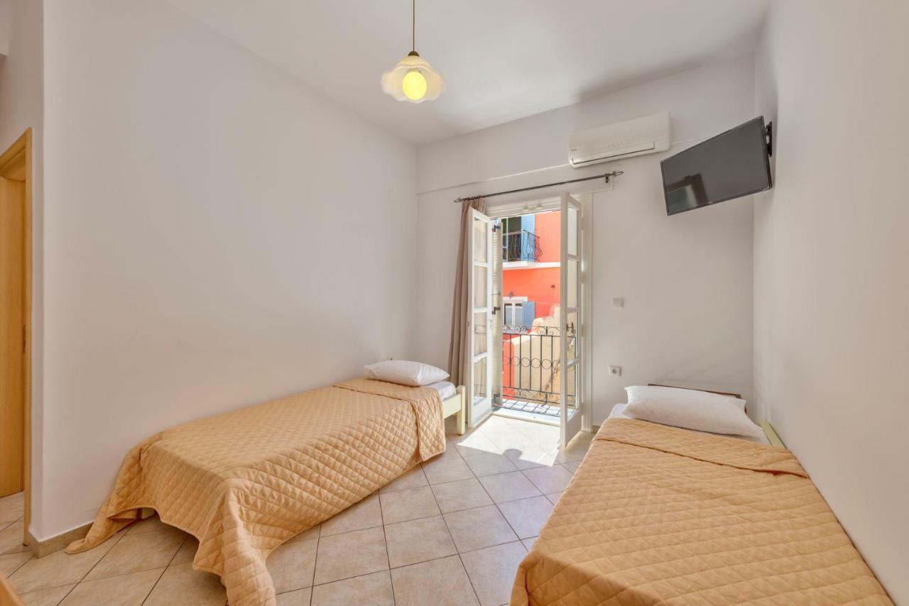 Ethrionplus Two Rooms Apartments Balconies 100 M From The Port Ermoupoli Exterior foto
